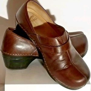 DANSKO SOLSTICE IN CHOCOLATE BROWN LEATHER *38